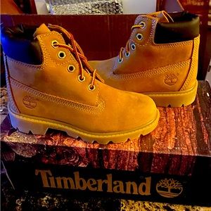 Tan/wheat colored Timberland boots kids size 12.5 brand new never worn